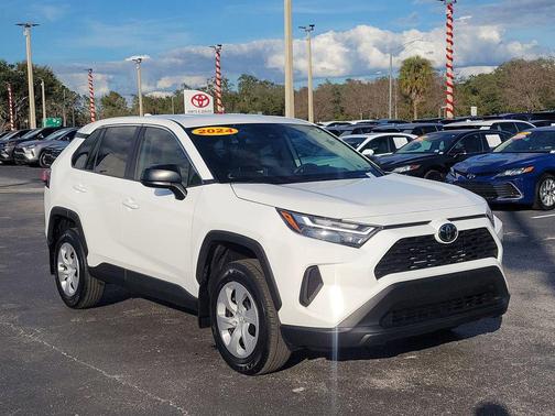 2024 Toyota RAV4 LE