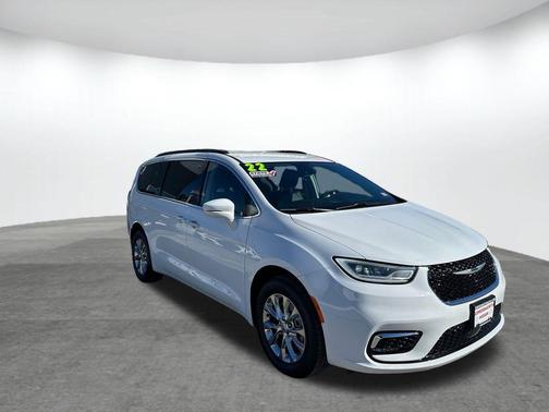2022 Chrysler Pacifica Touring-L