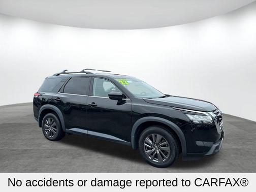 Black 2022 Nissan Pathfinder SV