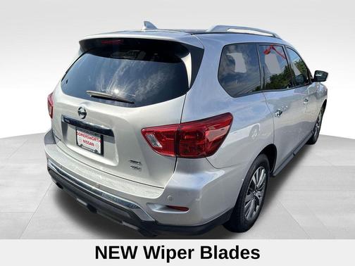 2019 Nissan Pathfinder SV