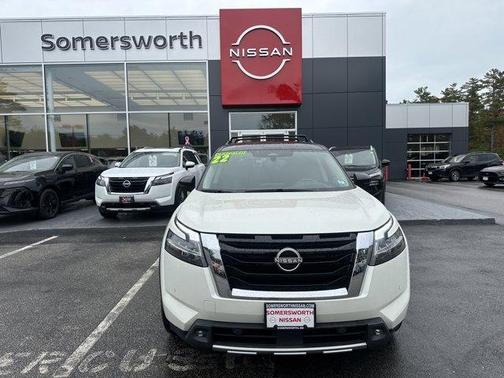2022 Nissan Pathfinder SL