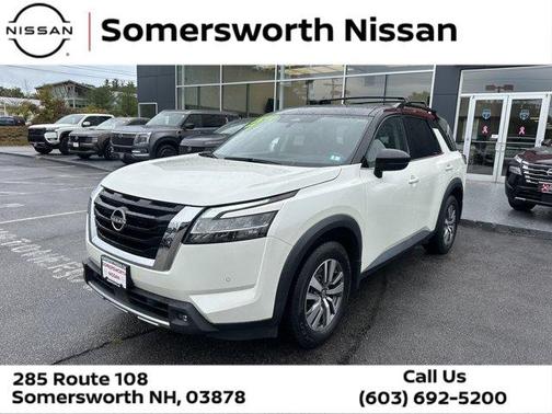 2022 Nissan Pathfinder SL