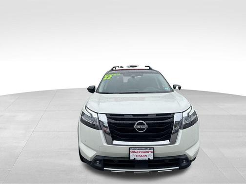 2022 Nissan Pathfinder SL