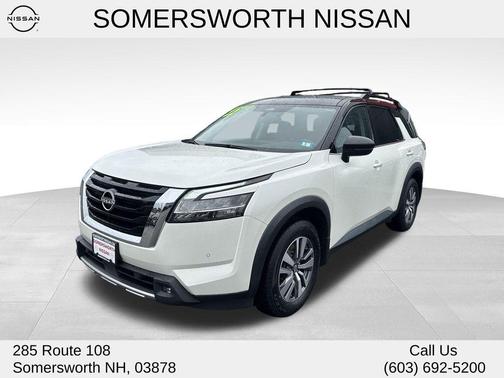 2022 Nissan Pathfinder SL