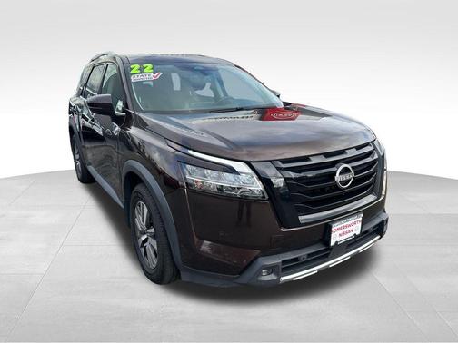 2022 Nissan Pathfinder SL