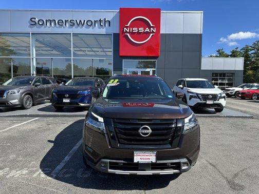 2022 Nissan Pathfinder SL