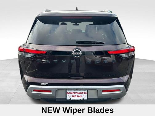 2022 Nissan Pathfinder SL