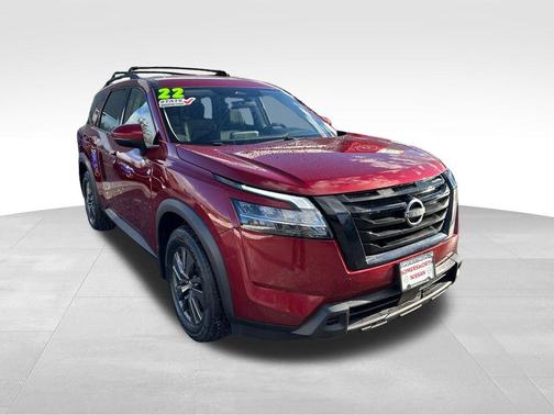 2022 Nissan Pathfinder SV