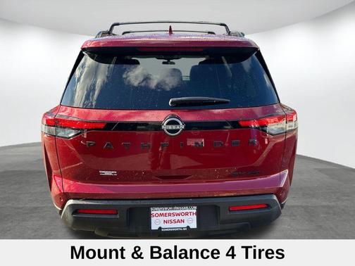 2022 Nissan Pathfinder SV