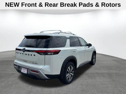White 2023 Nissan Pathfinder SL