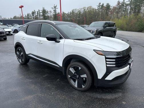 2025 Nissan Kicks SR