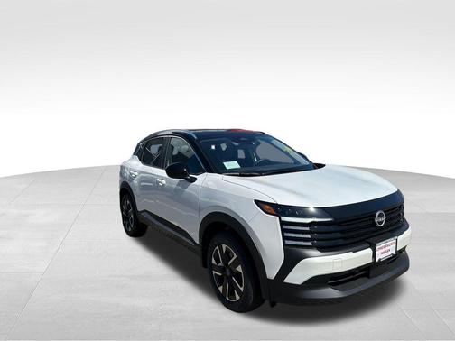 2t Wht Blk Roof 2026 Nissan Kicks SV