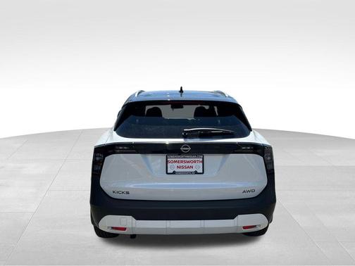 2t Wht Blk Roof 2026 Nissan Kicks SV