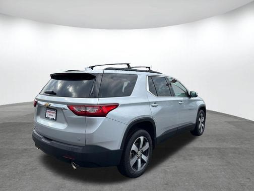 Silver Ice Metallic 2019 Chevrolet Traverse LT Leather