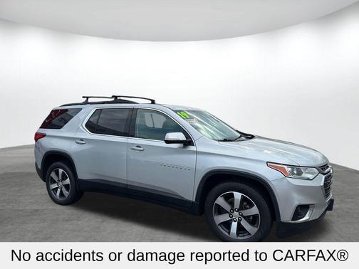 Silver Ice Metallic 2019 Chevrolet Traverse LT Leather