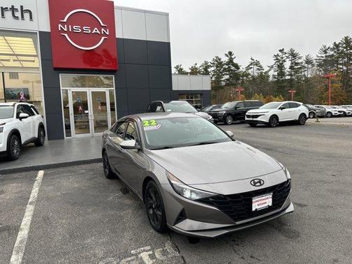 2022 Hyundai ELANTRA SEL