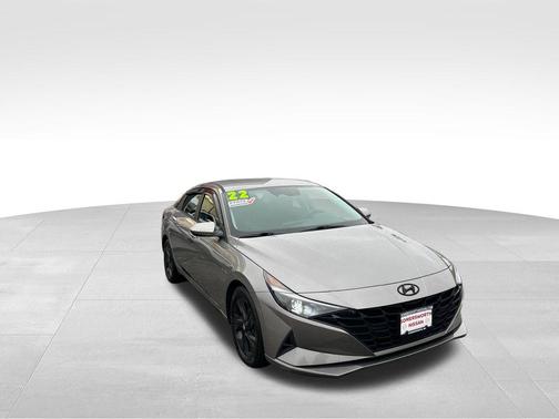 2022 Hyundai ELANTRA SEL