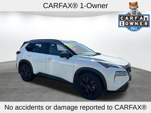 2 Tone White / Black Roof 2023 Nissan Rogue SV
