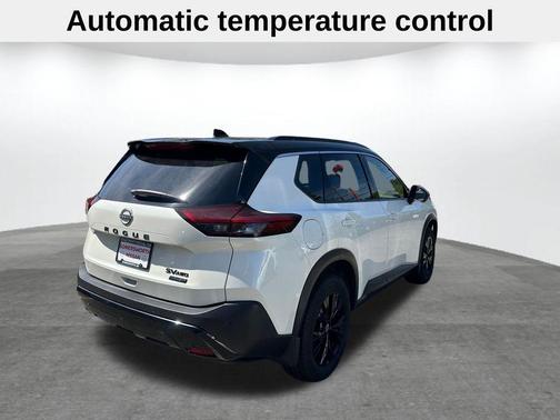 2 Tone White / Black Roof 2023 Nissan Rogue SV