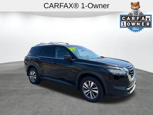 Black 2023 Nissan Pathfinder SL
