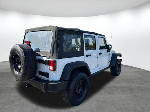 Bright White Clearcoat 2015 Jeep Wrangler Unlimited Sport