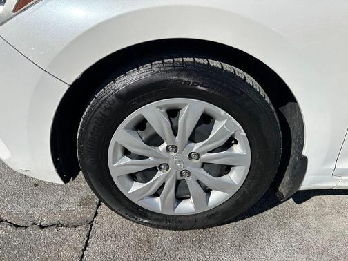 2020 Hyundai Accent SE