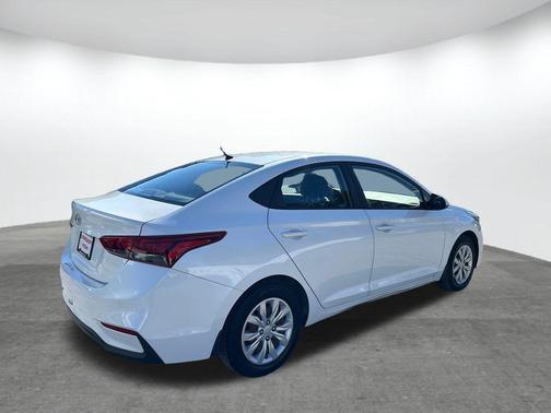 2020 Hyundai Accent SE