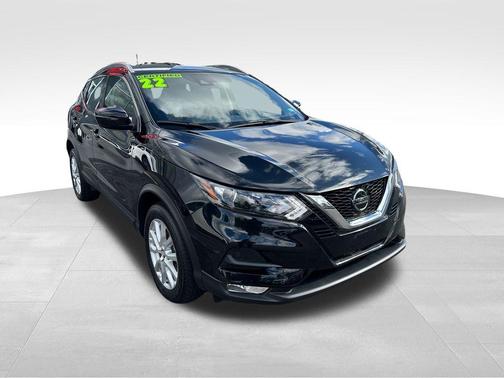 2022 Nissan Rogue Sport SV
