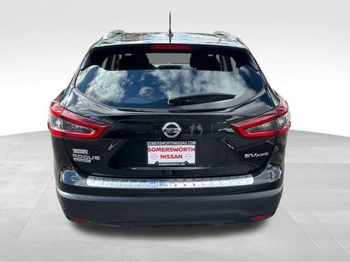 2022 Nissan Rogue Sport SV