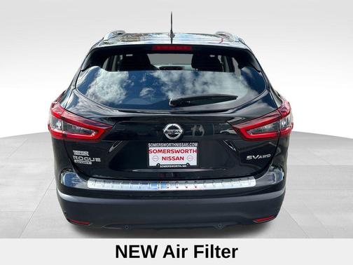 2022 Nissan Rogue Sport SV