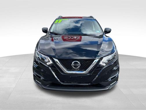 2022 Nissan Rogue Sport SV