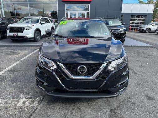 2022 Nissan Rogue Sport SV