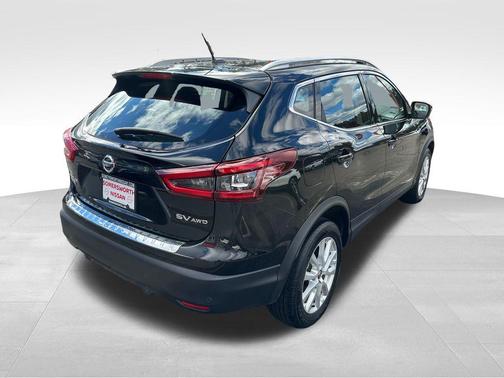 2022 Nissan Rogue Sport SV