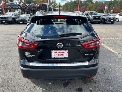 2022 Nissan Rogue Sport SV