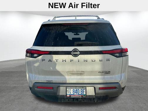 2023 Nissan Pathfinder Platinum