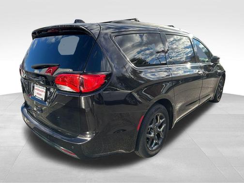 2019 Chrysler Pacifica Touring-L Plus