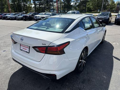 2022 Nissan Altima 2.5 SR