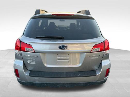 2010 Subaru Outback 2.5i