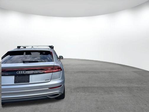 Black 2025 Nissan Versa 1.6 SV