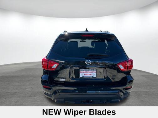 2020 Nissan Pathfinder SL