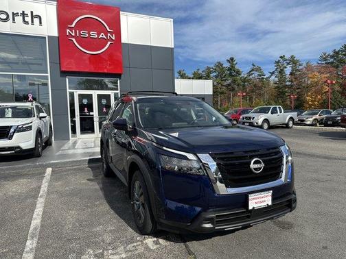 2025 Nissan Pathfinder SV