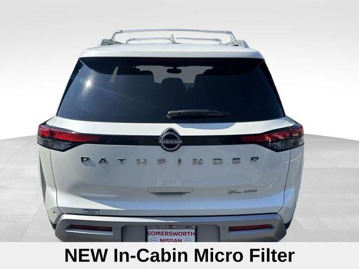 2022 Nissan Pathfinder SL