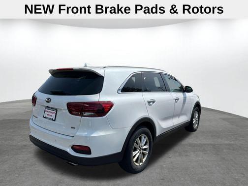 Snow White Pearl 2019 Kia Sorento LX