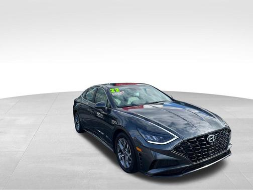 2022 Hyundai SONATA SEL