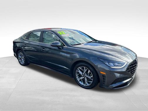 2022 Hyundai SONATA SEL
