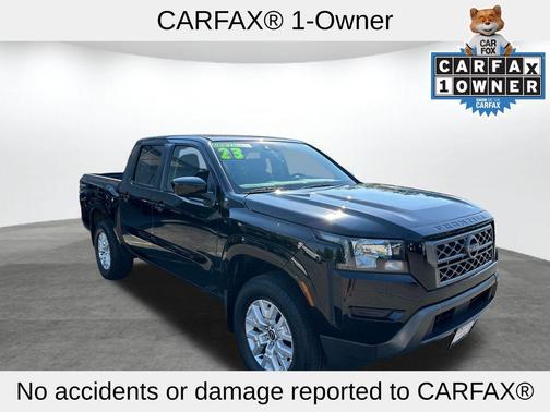 Black 2023 Nissan Frontier SV