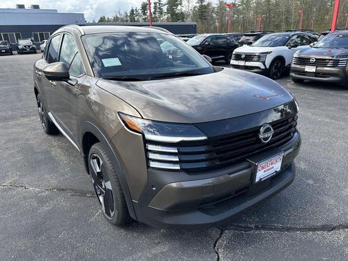 2025 Nissan Kicks SR