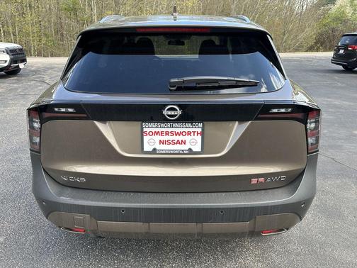 2025 Nissan Kicks SR