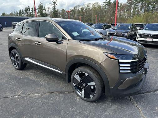 2025 Nissan Kicks SR