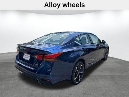 Deep Blue Pearl 2023 Nissan Altima 2.5 SR